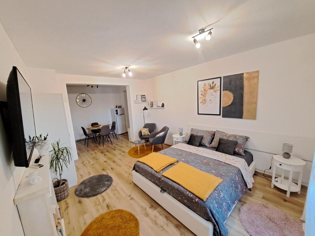 Apartman Karmen Vodice Esterno foto