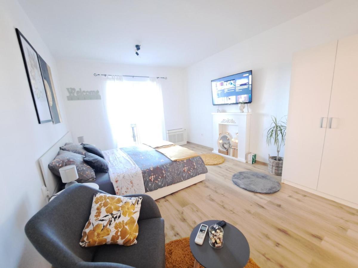 Apartman Karmen Vodice Esterno foto